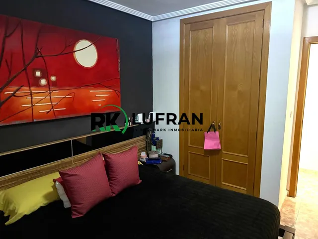 Piso con urbanización y garaje en ciudad jardín — 12
