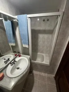 Gran apartamento familiar de 3 dormitorios, 2 baños y parking techado. A 500m de la playa — 8