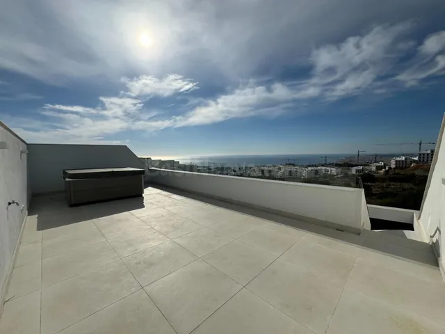 Ático con terraza 82 m2 - foto 2
