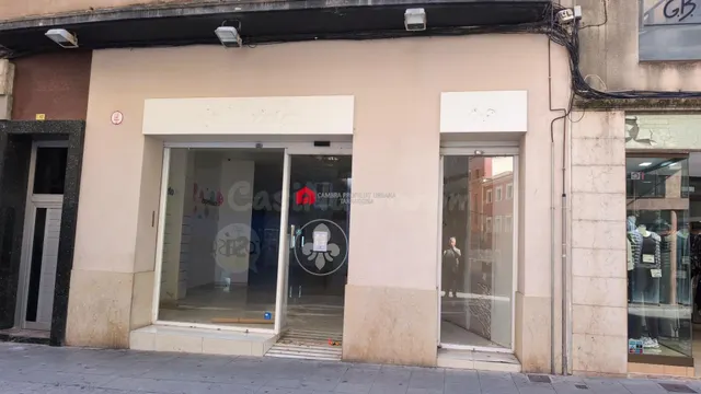 En venta local comercial en el centro de Tortosa. — 4