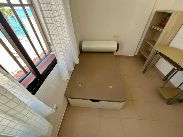 Ático en primera línea de playa con terraza y vistas frontales al mar – Roquetas de Mar — 7