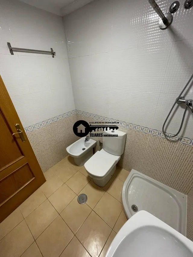INMOBILIARIA TEJARES ALQUILA PISO ZONA CENTRO-TEJARES — 11