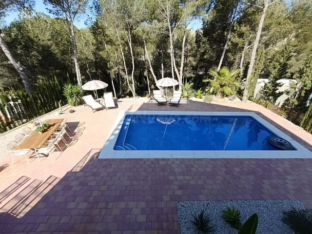 Villa 5 habitaciones 256m² en venta - Zona Pueblo — 13