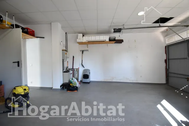 ¡GRAN OPORTUNIDAD! PAREADO REFORMADO, EXTERIOR CON TERRAZA Y ASCENSOR — 50