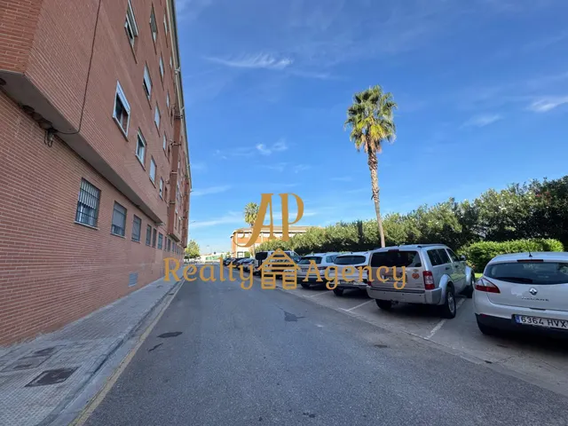 ALQUILER TEMPORAL de  fantástica vivienda situada en Benetússer, de 3 habitaciones, 2 baños, y garaje. — 40