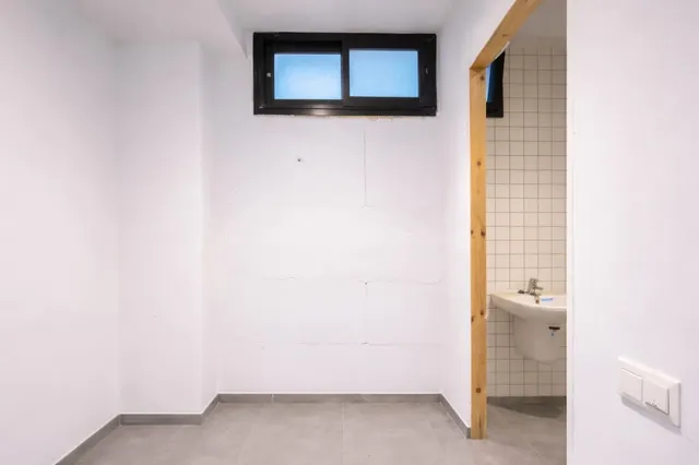 Local comercial en Venta en Cornellá De Llobregat Barcelona  - foto 5