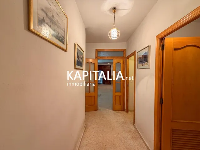 CASA CON PATIO Y GARAJE EN AGRES - foto 4