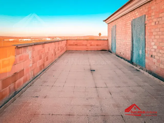 Casa de tres plantas en construcción en Alcolea (No Hipoteca - foto 2