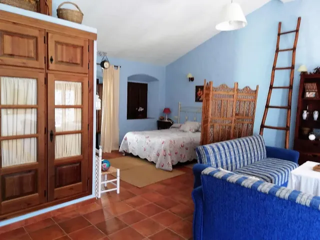 VENTA CASA CON PATIO EN VILLALUENGA DEL ROSARIO — 15