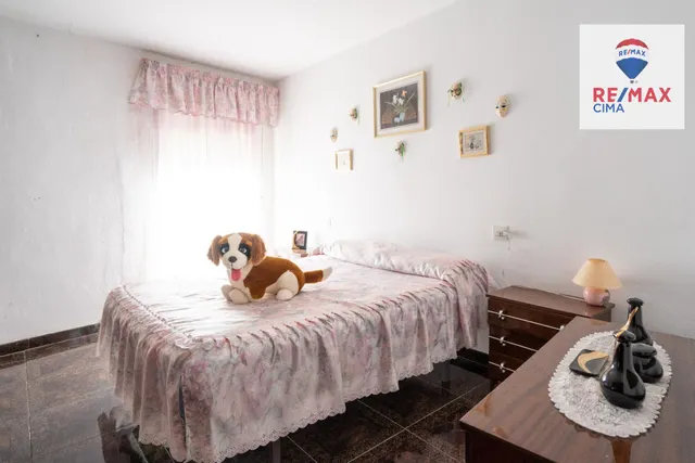 DOS CASAS MAS PARCELA DE 900  METROS — 34