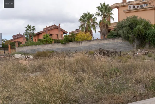 VENTA DE PARCELA EN LA URBANIZACIÓN CAÑADAS DEL PARQUE — 36
