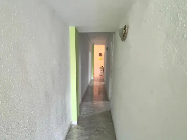 Pisazo en el centro de Cáceres — 24