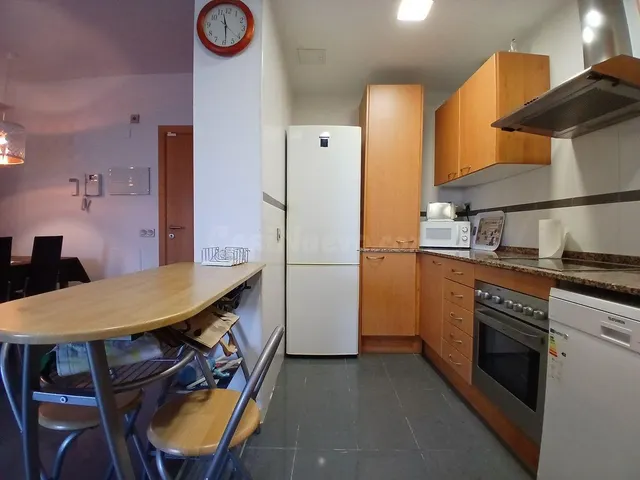 Apartamento con terraza, piscina y 2 plazas de parking — 5