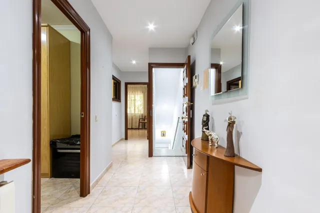Casa adosada con amplio garaje, patio y terraza — 32