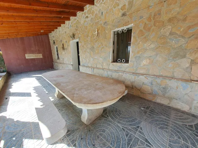 FINCA RURAL CON 4 VIVIENDAS Y NAVE — 21