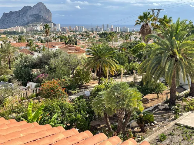 Villa con preciosas vistas al mar y amplia parcela en Calpe — 28