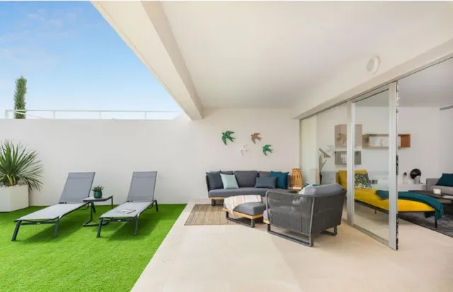 FANTASTICO BUNGALOW FRENTE A LA LAGUNA ROSA EN TORREVIEJA A ESTRENAR — 10