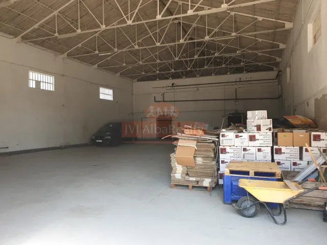 Se vende terreno en la carretera de Ayora con dos naves — 25
