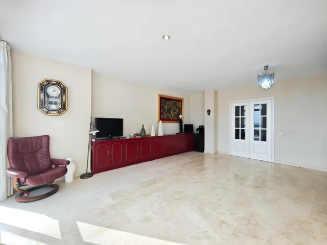 En Venta Piso en el Paseo Maritimo de ALmeria Capital — 18