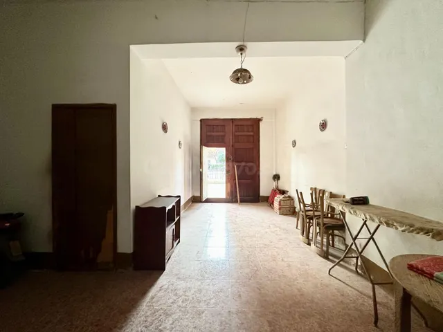 Planta baja a dos calles para reformar en Carlet – múltiples - foto 2
