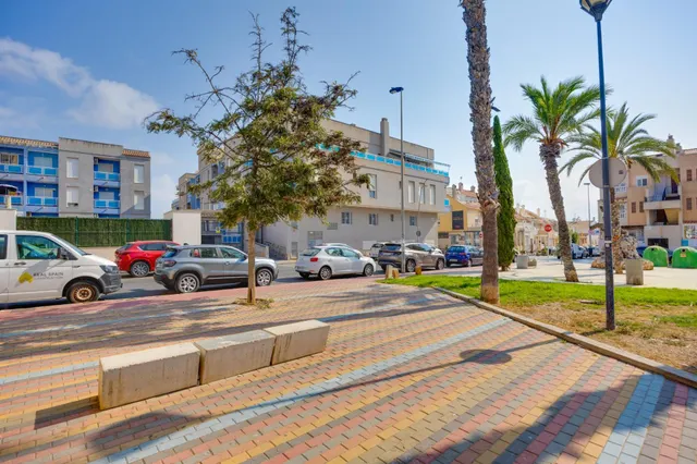 Venta de Apartamento 2 dormitorios zona Habaneras,piscina comunitaria en Torrevieja. — 44
