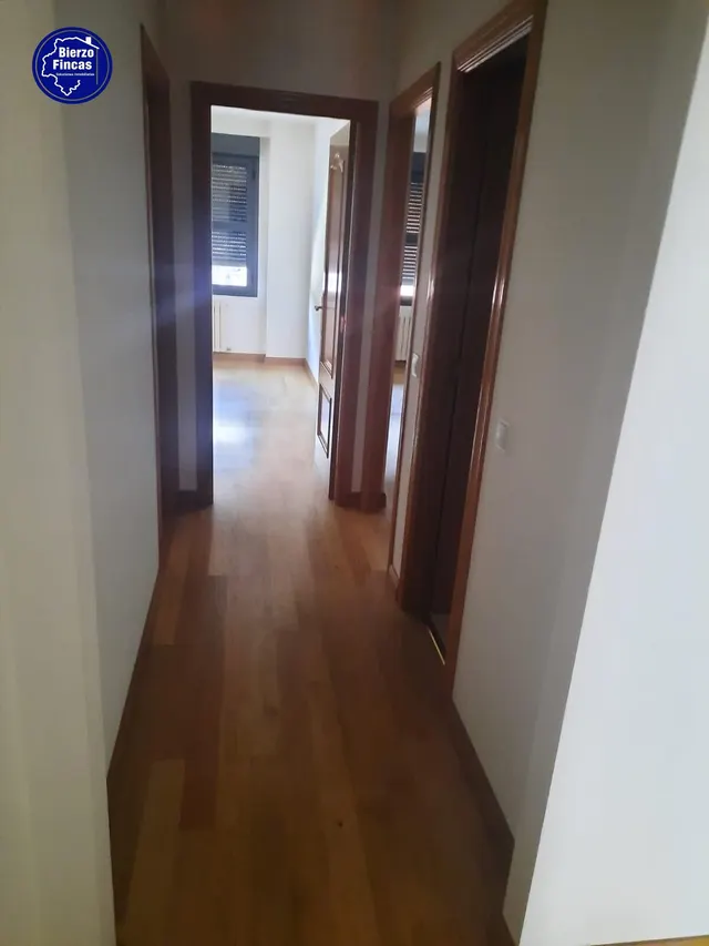 **se vende vivienda en san antonio, Ponferrada** — 12
