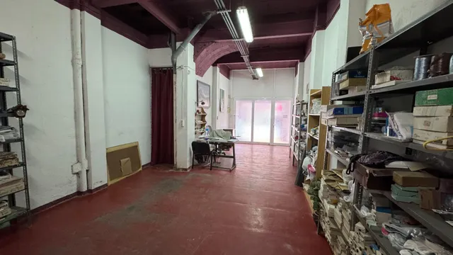Tu despacho, tu tienda o tus trasteros: un local que se adap