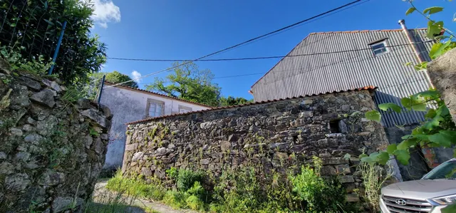 CASA DE PIEDRA CON TERRENO OPARA REFORMAR EN OUTES — 4