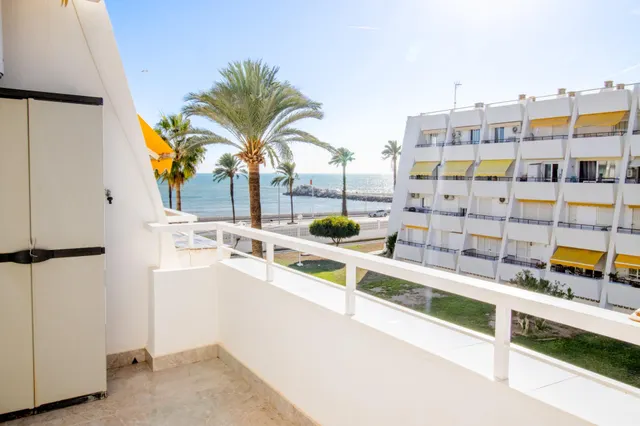 Dúplex en primera línea de playa en Caleta de Vélez! — 3