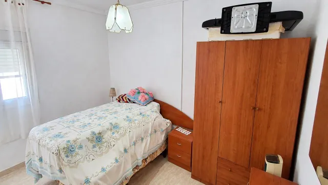 Amplia Casa con Terreno en Can Nicolau de Dalt , Castellbisbal, Ideal para Entrar a Vivir — 10