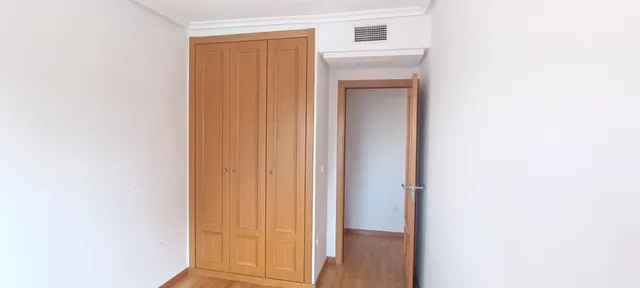 Oportunidad con TERRAZA en Juan Carlos I — 33
