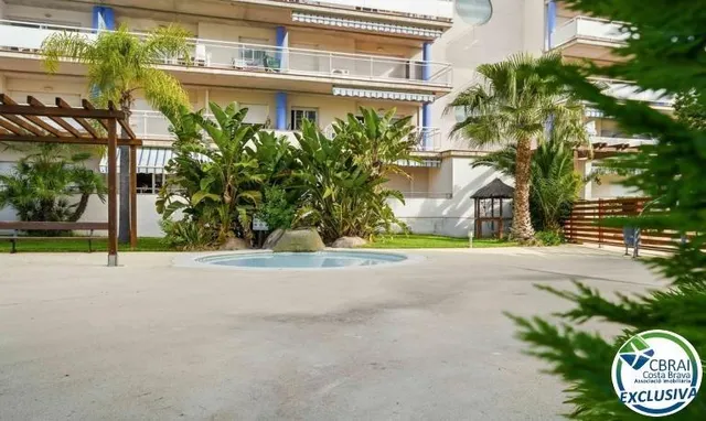 Ático de 61 m2, con 60 m2 de terraza-solarium, LICENCIA TURISTICA. — 42