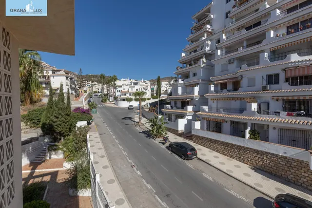 ¡exclusivo apartamento en primera linea de playa con reforma integral de alta gama! — 20