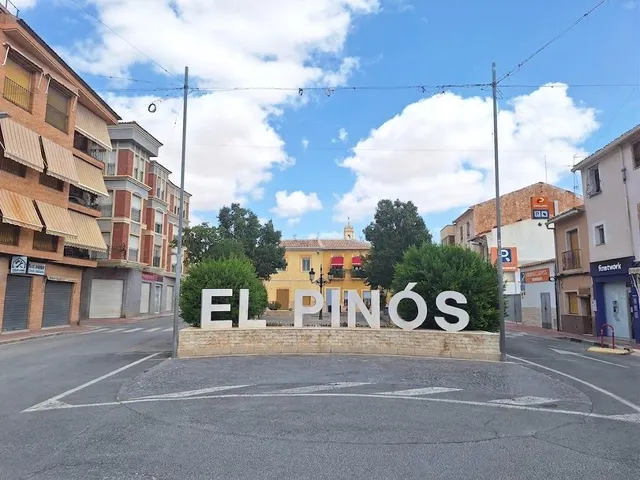 Vivienda reformada + local comercial con garaje, en Pinoso | ¡Vive, trabaja o invierte! — 22