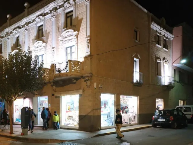 EDIFICIO COMERCIAL EMBLEMÁTICO — 5
