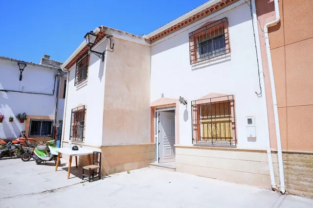 Amplia vivienda de 198 m2 con 4 dormitorios en Los Prados, C