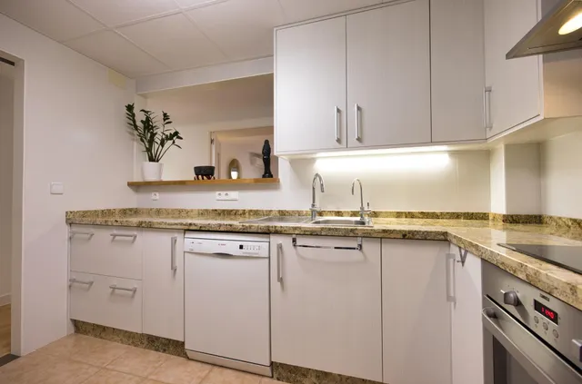 Amplia y bonita vivienda con garaje en calle italia (junto a plaza séneca) — 11