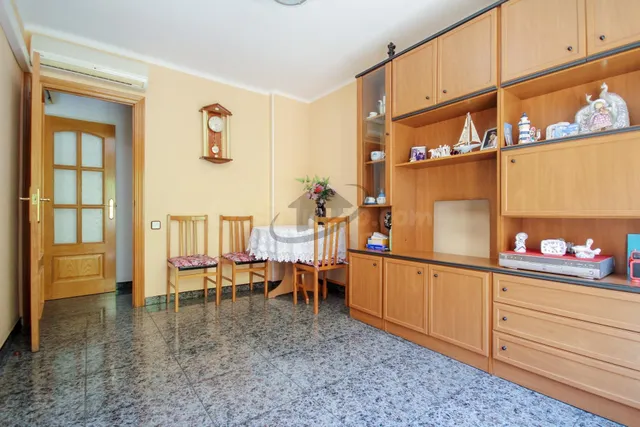 AMPLIO PISO DE 4 habitaciones CON GRAN BALCÓN — 10