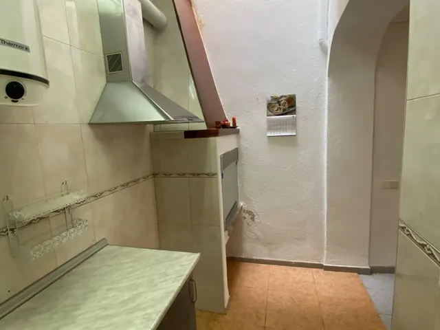 ¡AMPLIA VIVIENDA CON TERRAZA EN LA ZONA ALTA DE LA POBLACIÓN! — 24