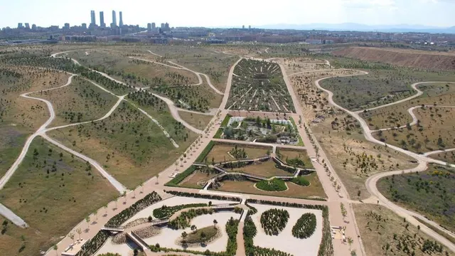 Impresionante vivienda de lujo en Valdebebas con terraza y v - foto 2