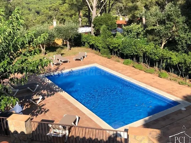 Chalet a pocos minutos a pie de la playa de Tamariu. - foto 3