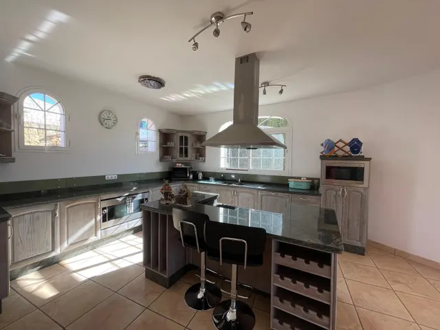 Exclusiva villa en Mijas Golf con vistas a la montaña y piscina privada — 14