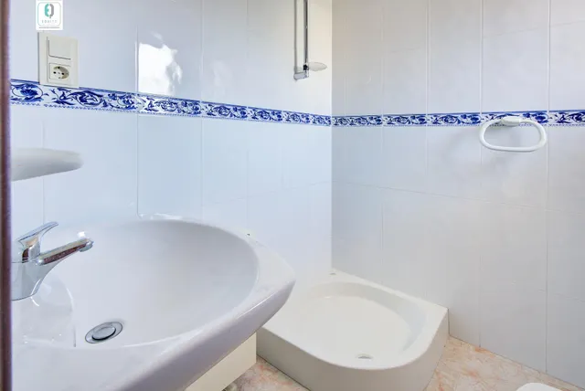 GRAN CASA CON PISCINA EN HUETOR VEGA — 17