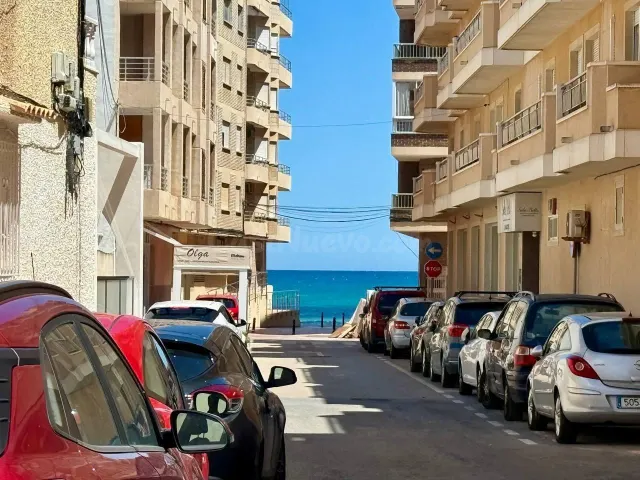Apartamento reformado en La Mata a solo 120 m del mar — 2