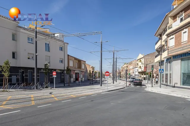Amplia adosada en una de las mejores zonas de Churriana de la Vega — 45