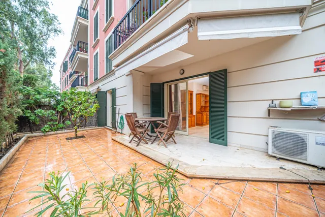 Planta baja de 3 habitaciones, con terrazas, parking y trastero en Ciudad Jardín — 2