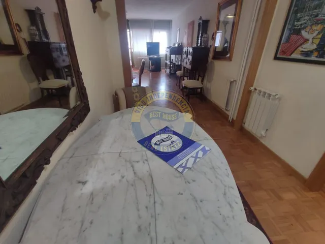 Exclusiva vivienda de gran amplitud en pleno centro de Vigo, entorno Pizarro — 6