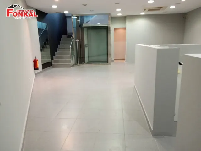 AMPLIO LOCAL EN ALQUILER EN PLENO CENTRO DE JEREZ — 3