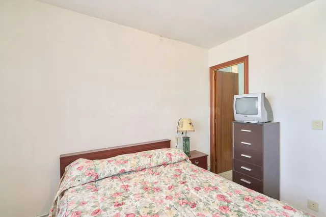 Edificio de 661 m2 con restaurante, pensión y vivienda a 15  - foto 5