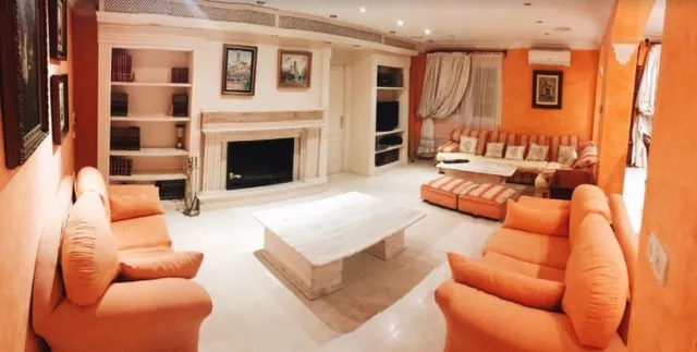 Impresionante chalet en el centro de Benalmadena — 4
